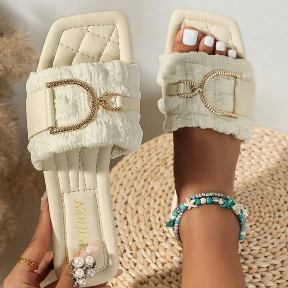 Fashionable Women'S Metal Decorative Buckle Comfortable Beige Flat Sandals, Toe - Picture 1 of 7